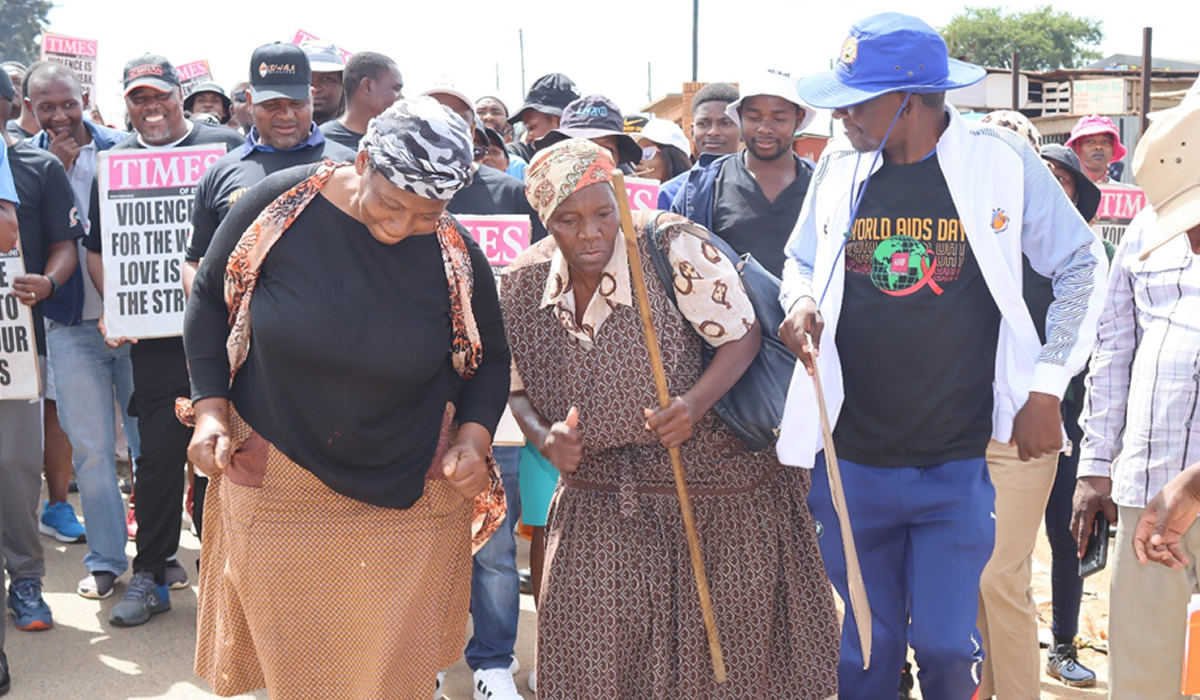 The elderly were surprised with special gifts from Parliamentarians