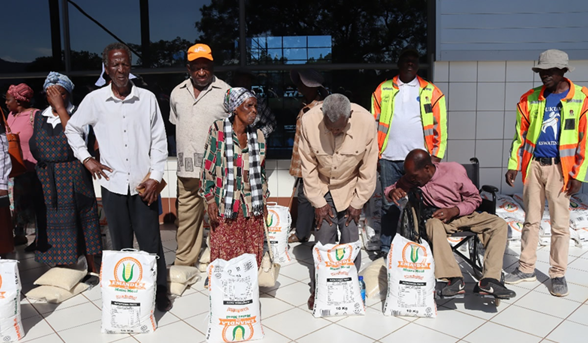 The elderly were surprised with special gifts from Parliamentarians