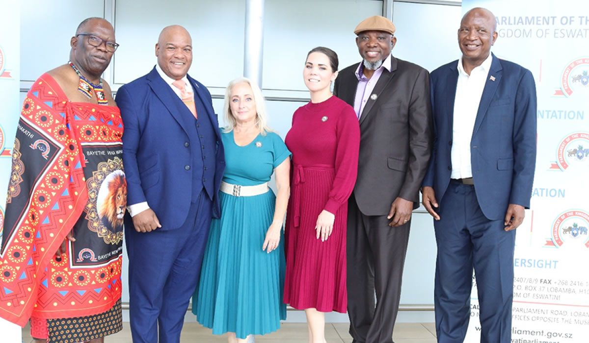 Renowned Spiritual Advisor to U.S. President Arrives for Year-End National Prayer Service.