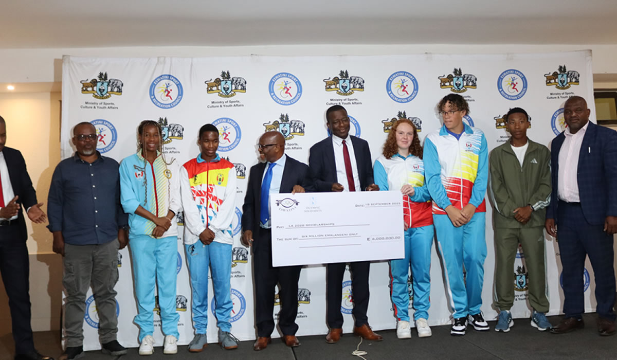 Deserving Athletes Receive incentives from Sports Minister